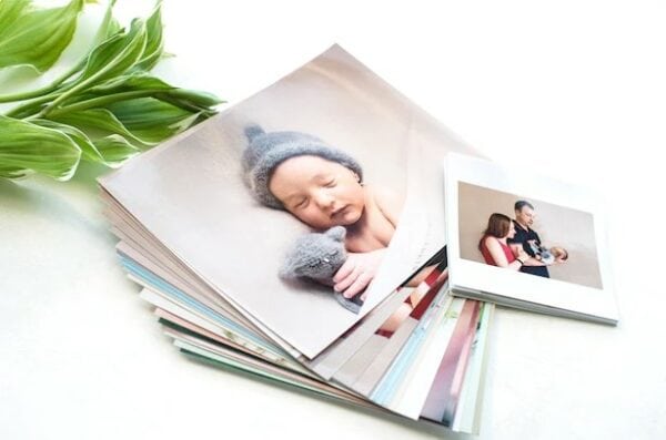 Recuerdos fotográficos de recién nacidos y familias en impresión profesional en Impress.