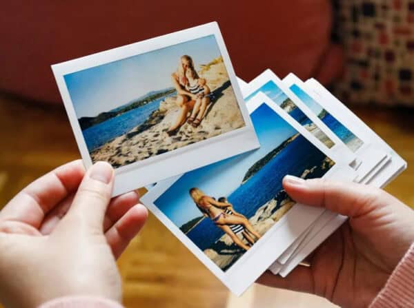 Placas de fotos impresas con recuerdos de vacaciones en la playa, productos de Impress Colombia.