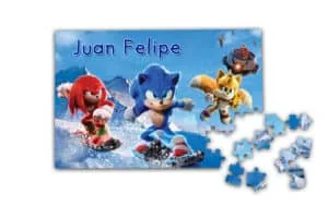 Reloj de rompecabezas con personajes de Sonic en la nieve, nombre Juan Felipe en fondo azul.