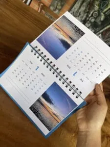 1. Reloj calendario con imágenes de paisajes, personalización para empresas, impresiones de calidad.